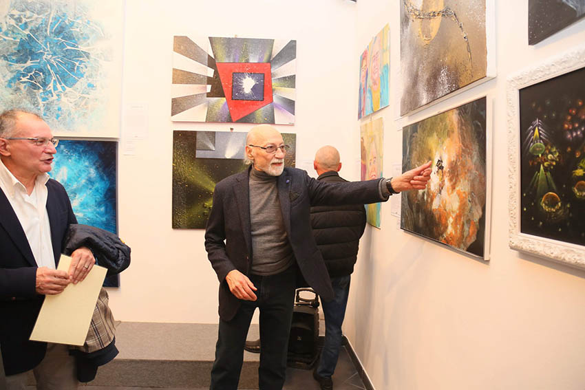 art gallery